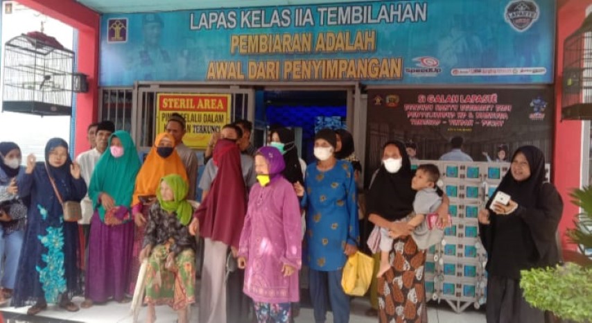 Pemberian Bantuan Kepada Lansia Bersempena Dengan Hari Dharma Karya Dhika Oleh Dinsos Inhil