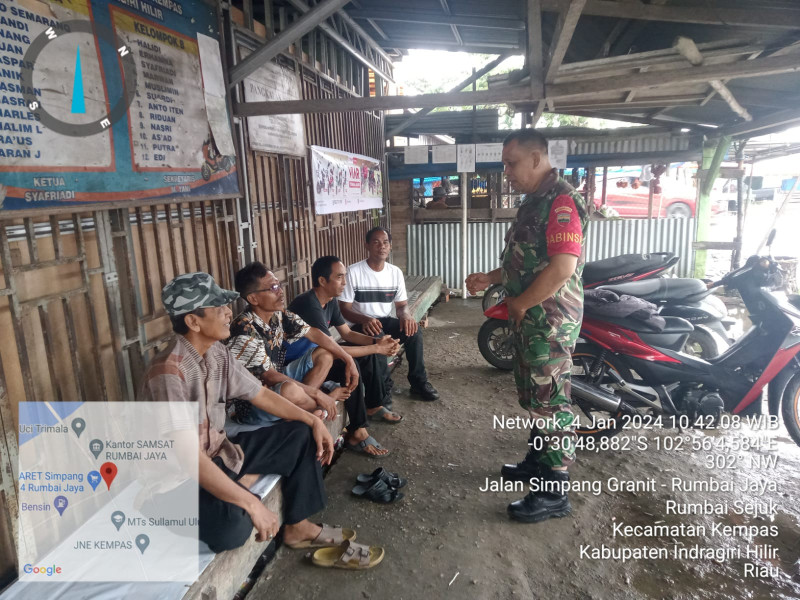 Babinsa Koramil 03/Tpl Laksanakan Komsos dengan Ojek Pangkalan Simpang Rumbai