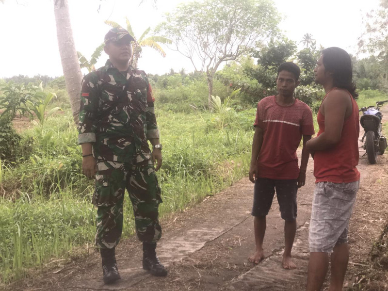 Babinsa Koramil 05/Gas Kodim 0314/Inhil Pratu Soomil Gencar Lakukan Patroli Mitigasi Lahan Terbuka