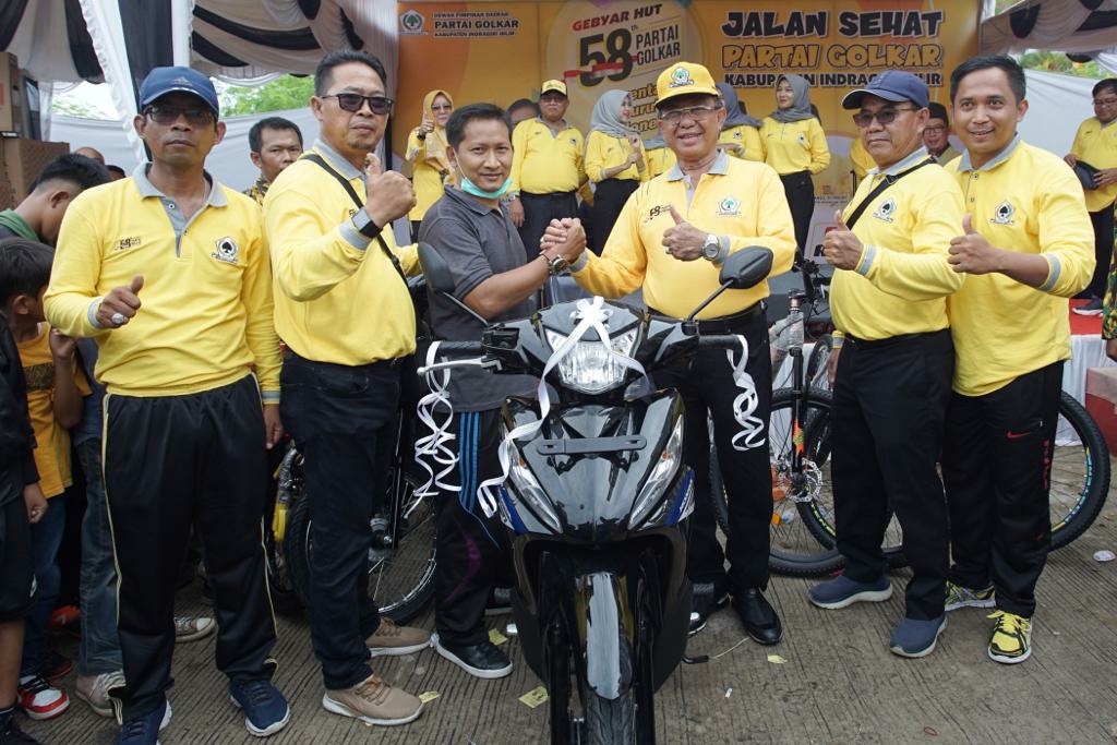 Tumpah Ruah Masyarakat Inhil Ikuti Jalan Santai HUT Partai Golkar Ke-58 