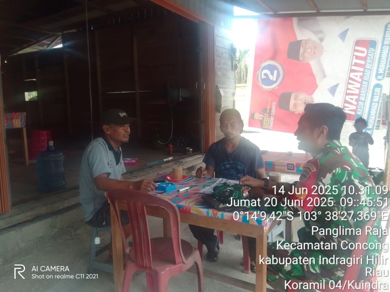 Harmonis kan Hubungan, Babinsa Desa Panglima Raja Laksanakan Komsos dengan Warga