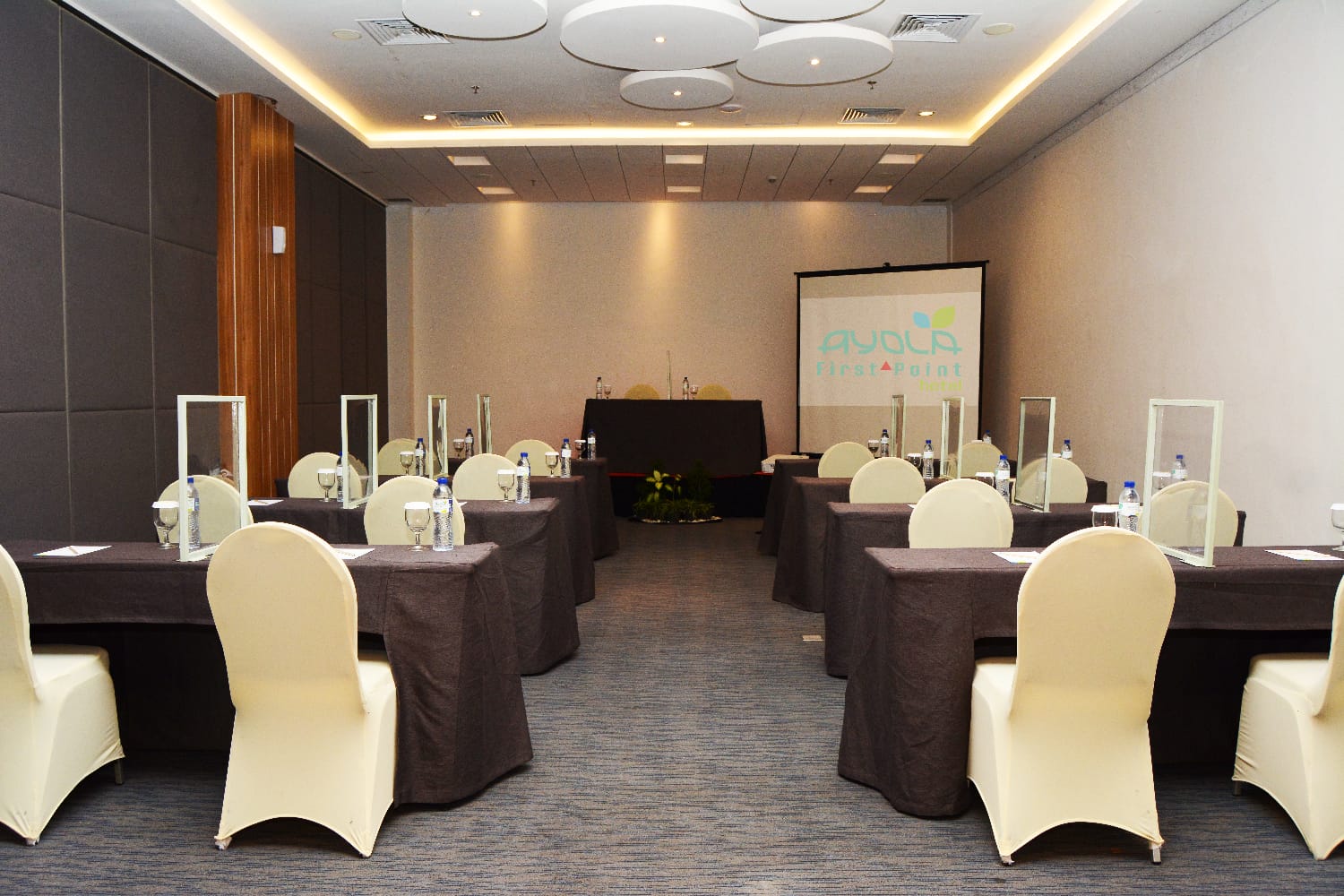 Smart Meeting Package Dengan Standar Protokol Kesehatan di Ayola First Point Hotel