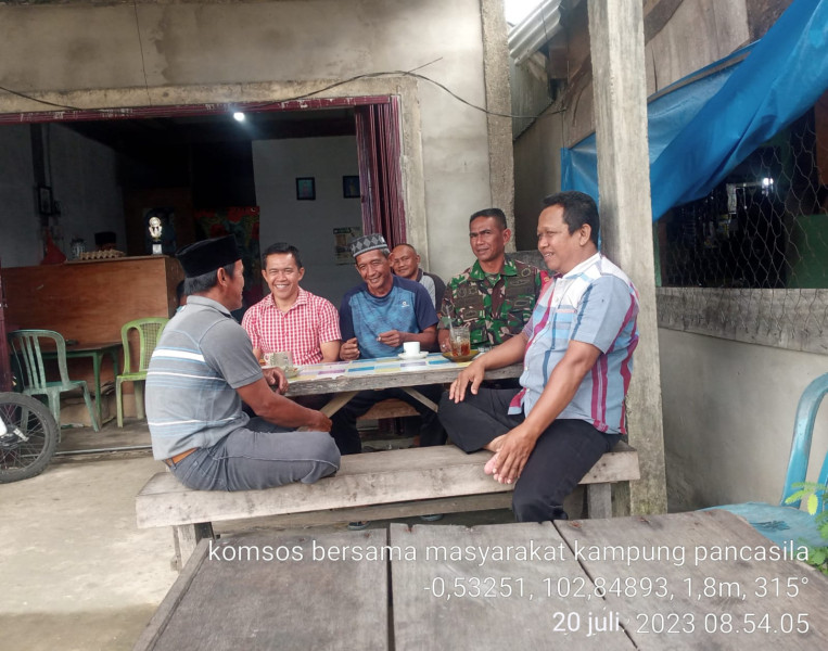 Jalin Kedekatan Bersama Lapisan Masyarakat Melalui Komsos Babinsa Koramil 03/Tpl