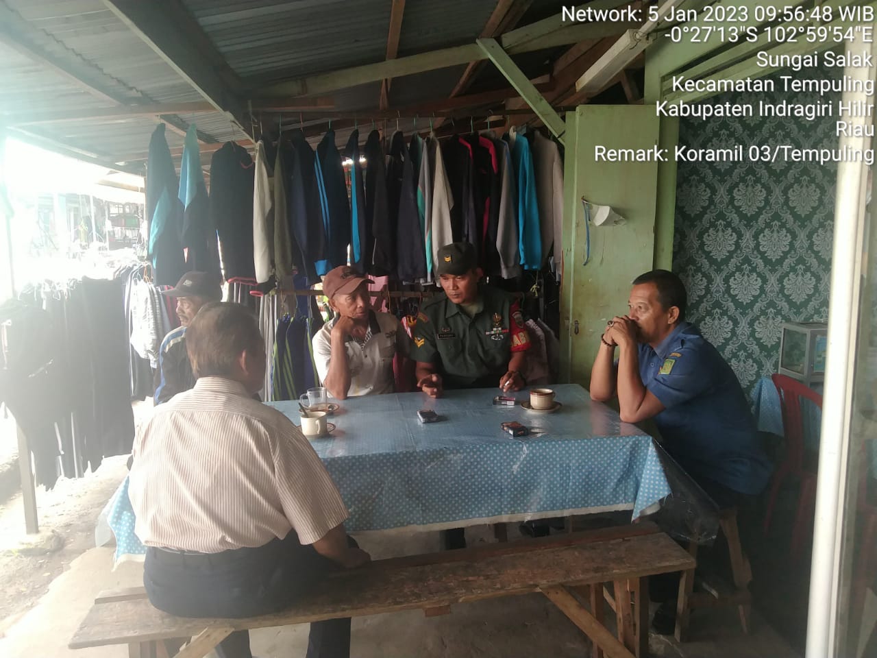 Lakukan Komsos di Kampung Pancasila, Ini Pesan yang Disampaikan Babinsa 03/Tpl