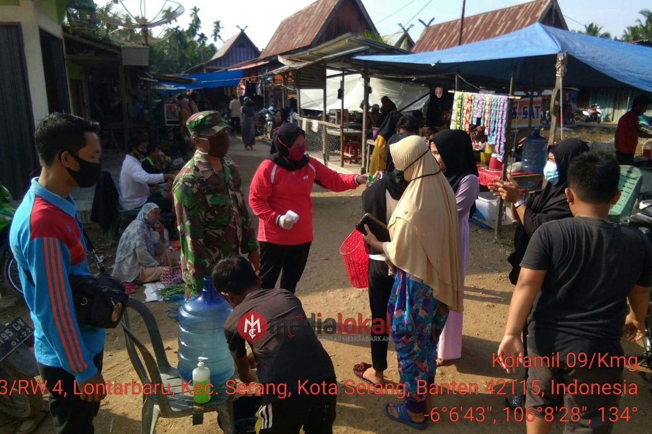 Pedagang dan Pengunjung Pasar Kuala Keritang Menjadi Target Gakplin Babinsa Koramil 09/Kemuning