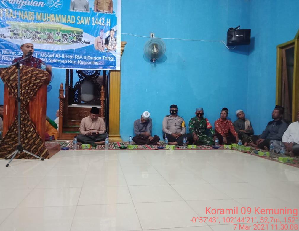 Kompak, Babinsa Koramil 09/Kemuning dan Bhabinkamtibmas Hadiri Peringatan Isra' Mi'raj