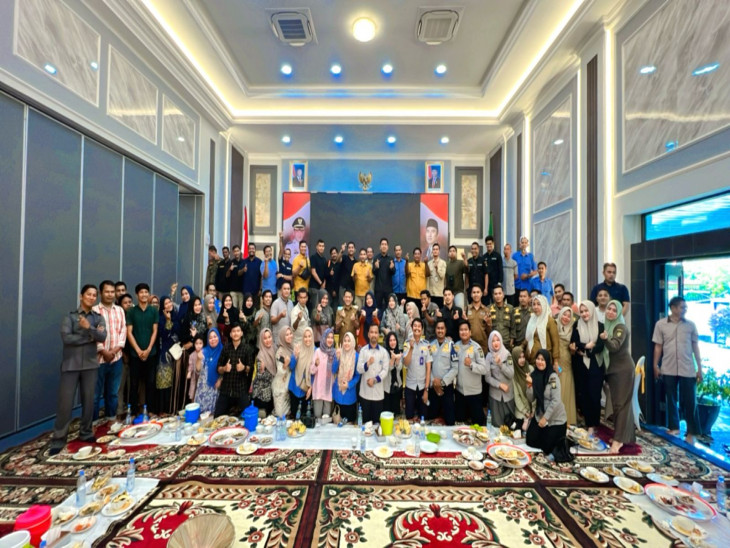 Pj Bupati Hambali dan Pj Ketua TP PKK Kampar Silaturrahmi Dengan Kominfo, Humas, Ajudan, Protokol, Dishub, Satpol PP dan Rumah Tangga Pj Bupati Hambali dan Pj Ketua TP PKK Kampar Silaturrahmi Dengan Kominfo, Humas, Ajudan, Protokol, Dishub, Satpol PP dan Rumah Tangga