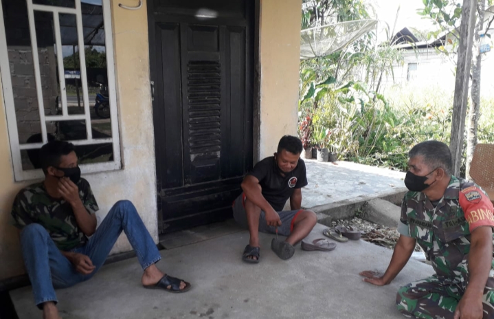 Bulan Ramadhan Tak Surutkan Komsos Babinsa Sertu Eri Hamdani