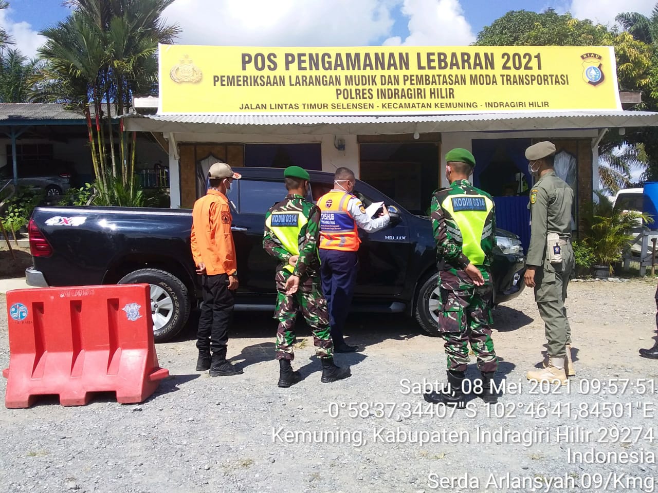TNI dan Polri Perketat Penjagaan di Perbatasan Inhil-Jambi di Kecamatan Kemuning