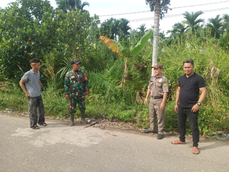 Libatkan Warga dan Satpol PP, Babinsa Koramil 03/Tpl Kembali Laksanakan Patroli Tapal Batas