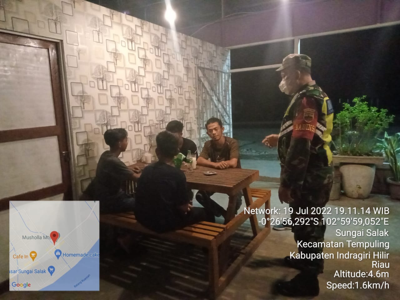 Piket Koramil 03/Tempuling melaksanakan patroli Malam Di Wilayah Kecamatan Tempuling