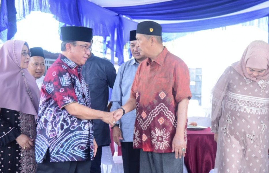 Wakil Bupati H.Syamsuddin Uti Gelar Open House