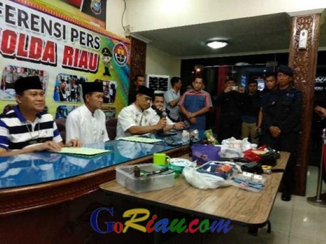 Gagalkan Rencana Peledakan Bom di DPRD Riau dan DPR RI, Rektor Unri Puji Kinerja Polri 