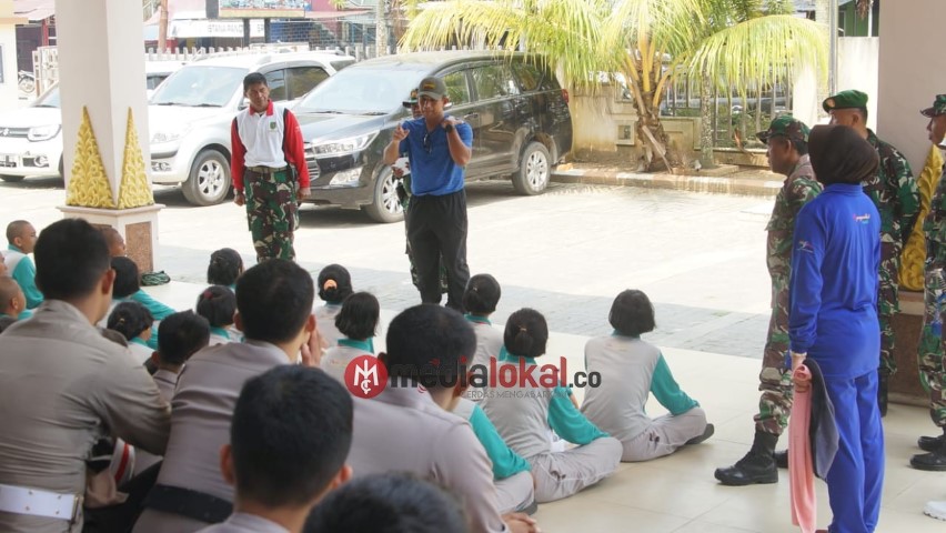 Jelang Peringatan HUT RI ke - 74, Dandim 0314/Inhil Berikan Arahan Kepada Anggota Paskibraka