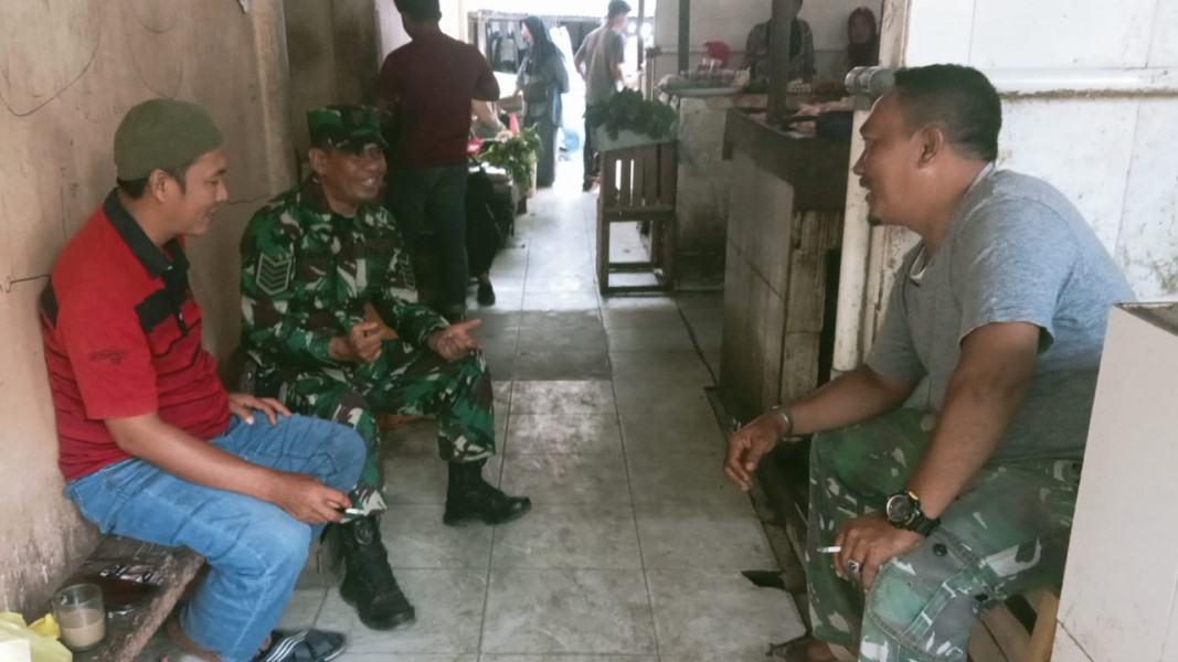 Jelang Pilkada, Babinsa Rutin Lakukan Komsos di Wilayah Binaan Guna Jaga Kondusifitas  2024