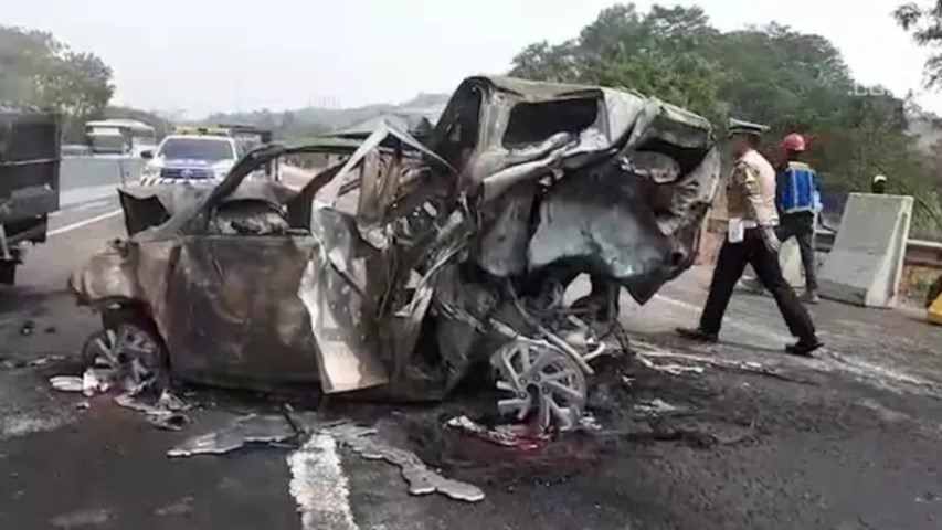 Polisi Ungkap Identitas Mobil yang Terbakar di Kecelakaan Maut Tol Cipularang