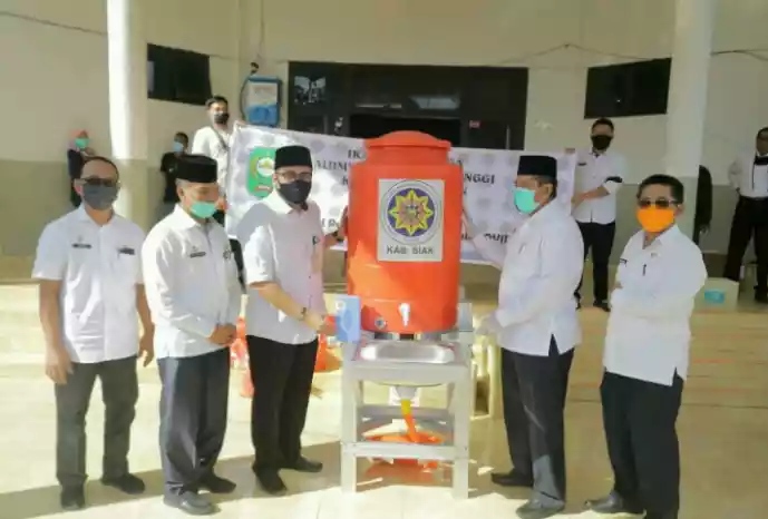 IKAPTK Siak Salurkan Bantuan Bukti Peduli Penanganan Covid-19 di Kabupaten IKAPTK Siak Salurkan Bantuan Bukti Peduli Penanganan Covid-19 di Kabupaten