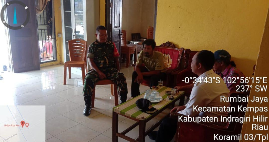 Wujud Sinergitas, Babinsa 03/Tpl Sertu Mardia Komsos Dengan Perangkat Desa dan Masyarakat Binaan