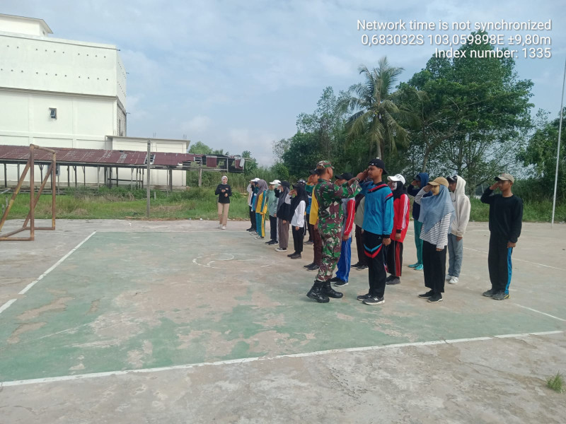 Koramil 07/Reteh Dampingi Siswa/i Untuk Latihan Paskibra