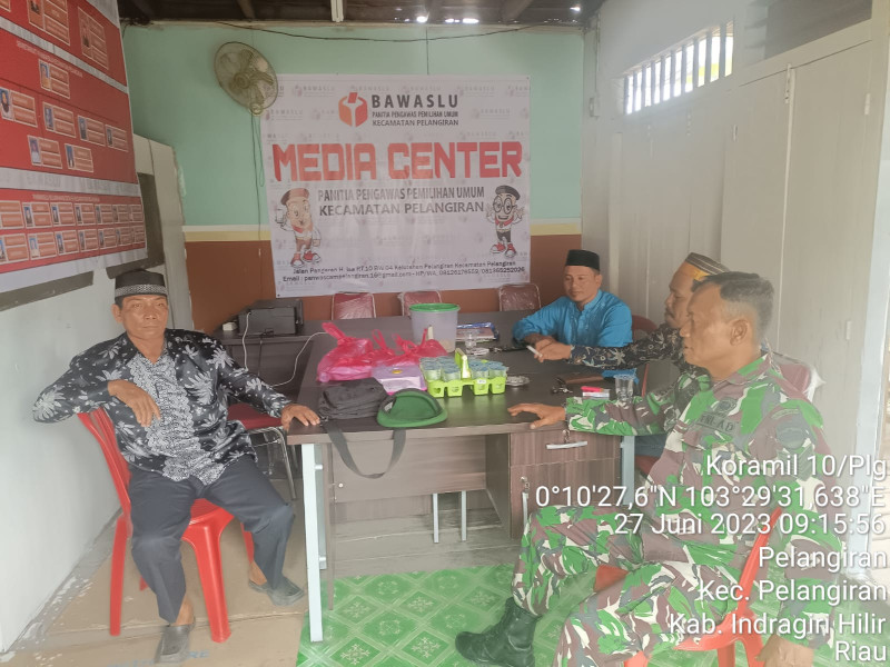 Babinsa Koramil 10/Pelangiran Tetap Jaga Hutan dan Lahan Demi Kenyamanan di Lingkungan