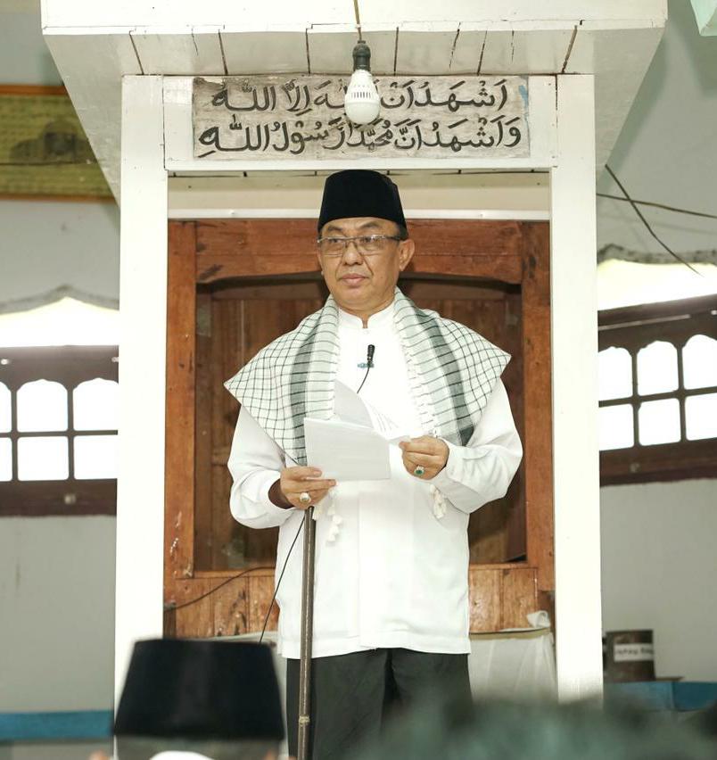 Saat Safari Ramadhan di Kempas, Bupati Inhil Ajak Lawan Covid-19 
