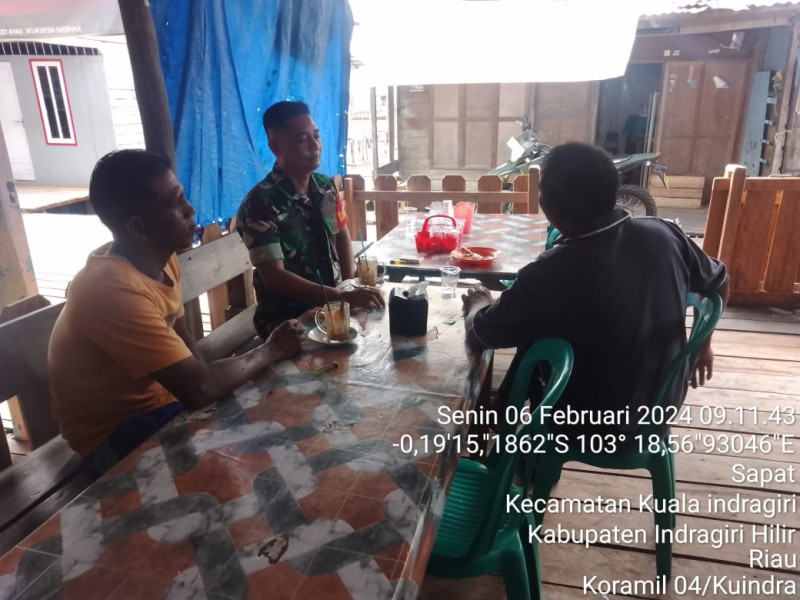 Babinsa Koramil 04/Kuindra Jaga Kekompakan dan Aktifkan Kembali Siskamling