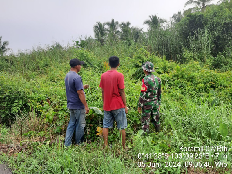 Babinsa Koramil 07/Reteh Patroli Karlahut Guna Cegah Kebakaran di Lingkungan Masyarakat
