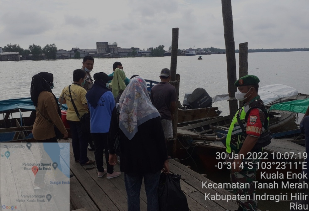 Waspadai Varian Omicron, Koramil 02/Tanah Merah Perketat Protokol Kesehatan di Pelabuhan