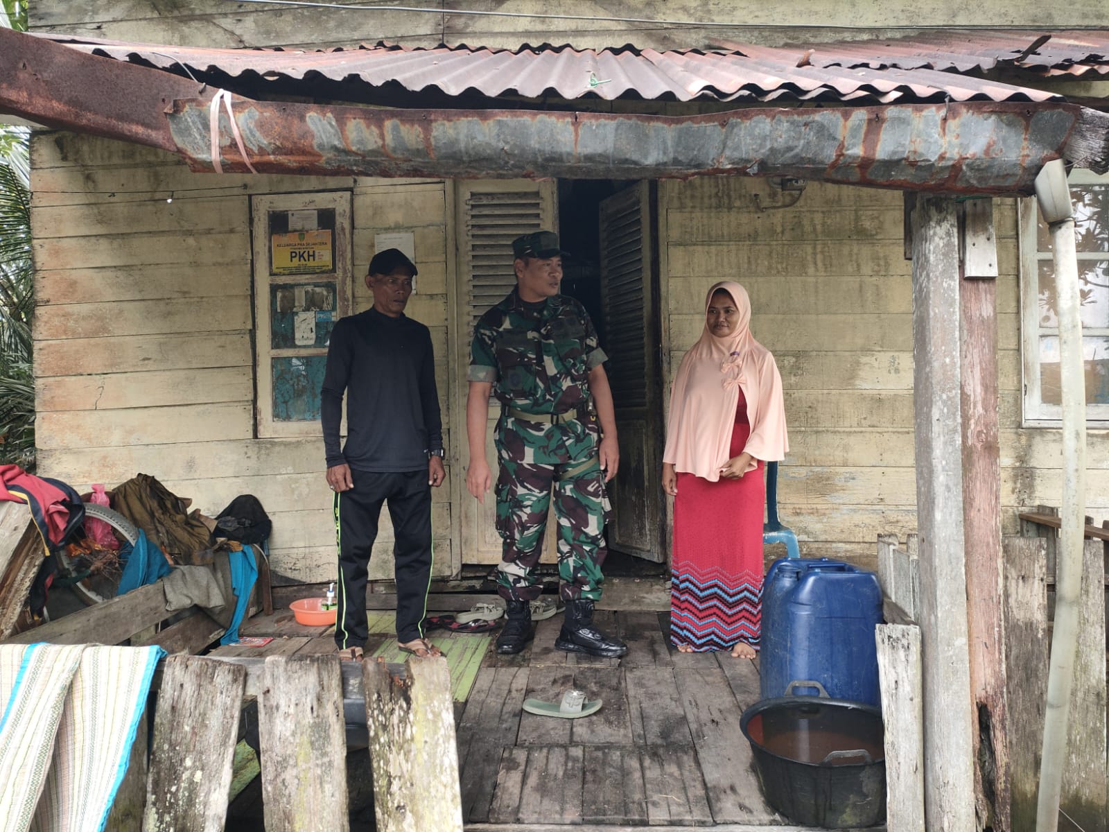 Silaturahmi Ke Rumah Warga Binaan Bersama Babinsa Koramil 04/Kuindra