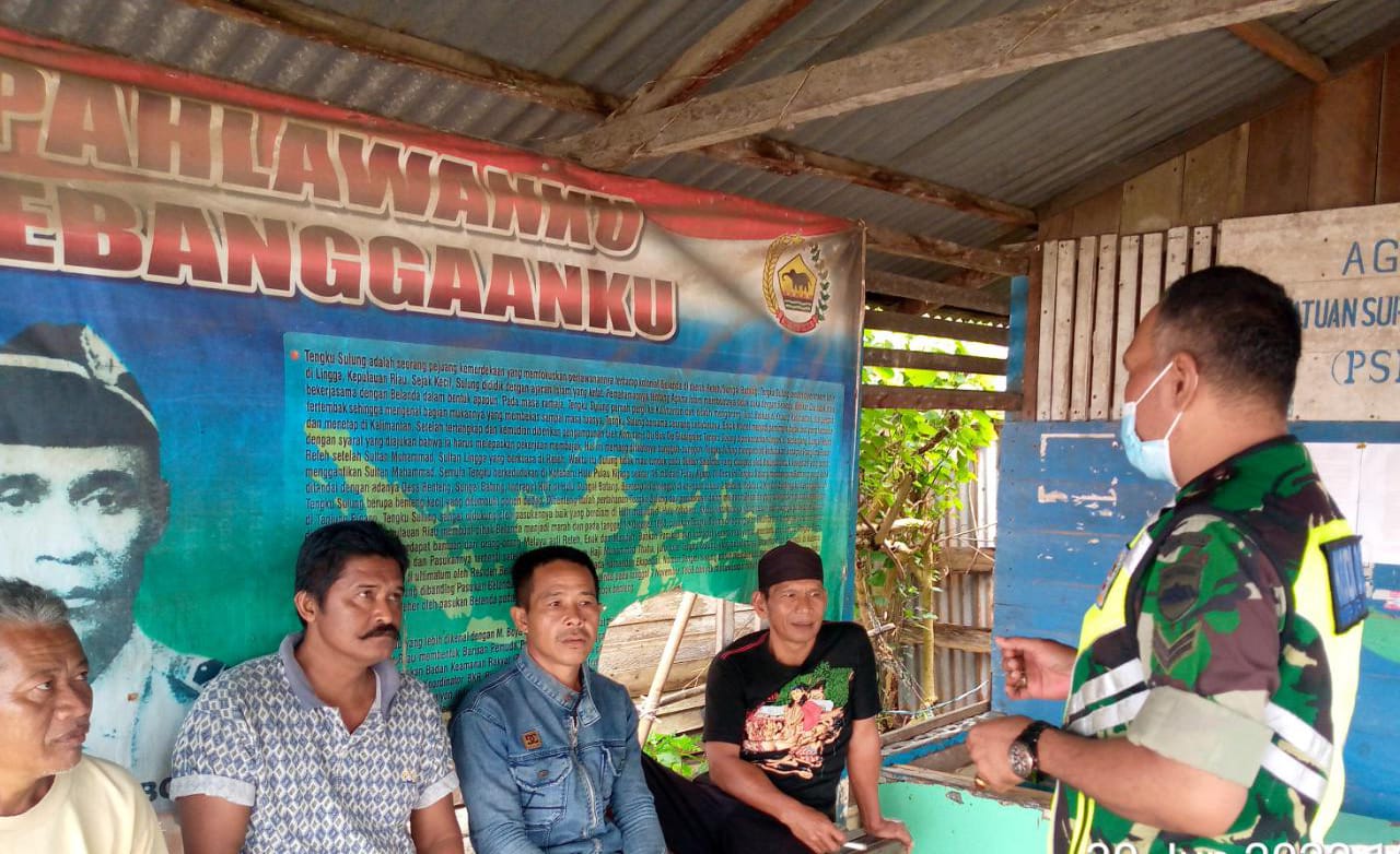 Cegah Covid-19, Anggota Koramil 04/Kuindra Tegakkan Penegakan Prokes