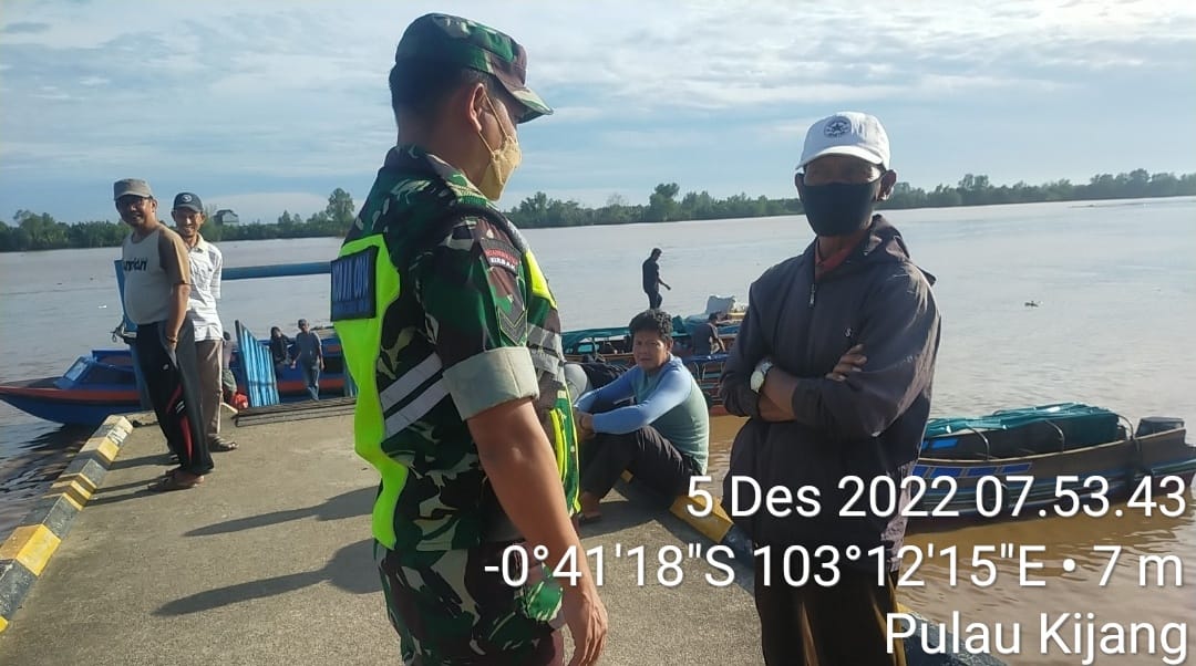 Terkait Prokes, Babinsa Koramil 07/Reteh Tegakkan Pengawasan