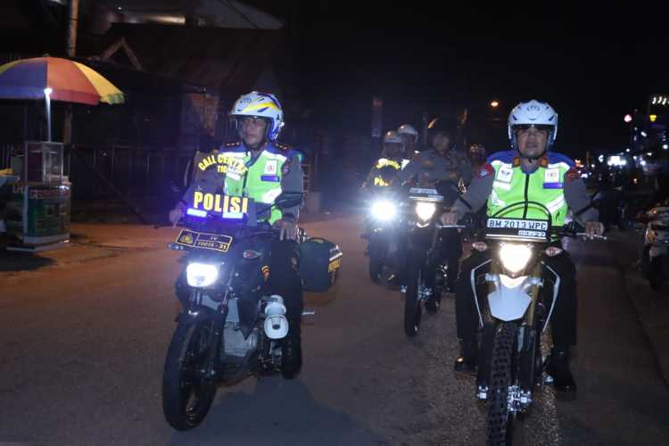 Polres Inhil dan Polsek Jajaran Patroli Blue Light
