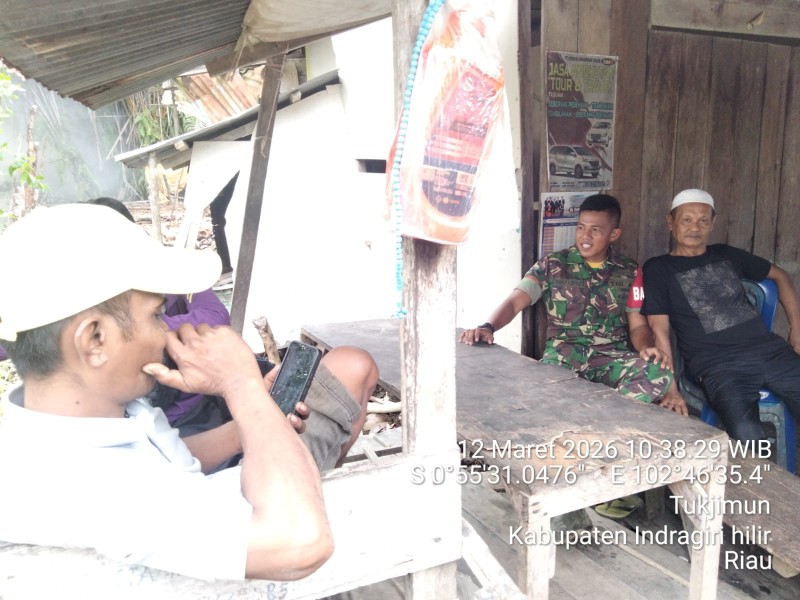 Babinsa Koramil 09/KMG Laksanakan Komsos Bersama Masyarakat