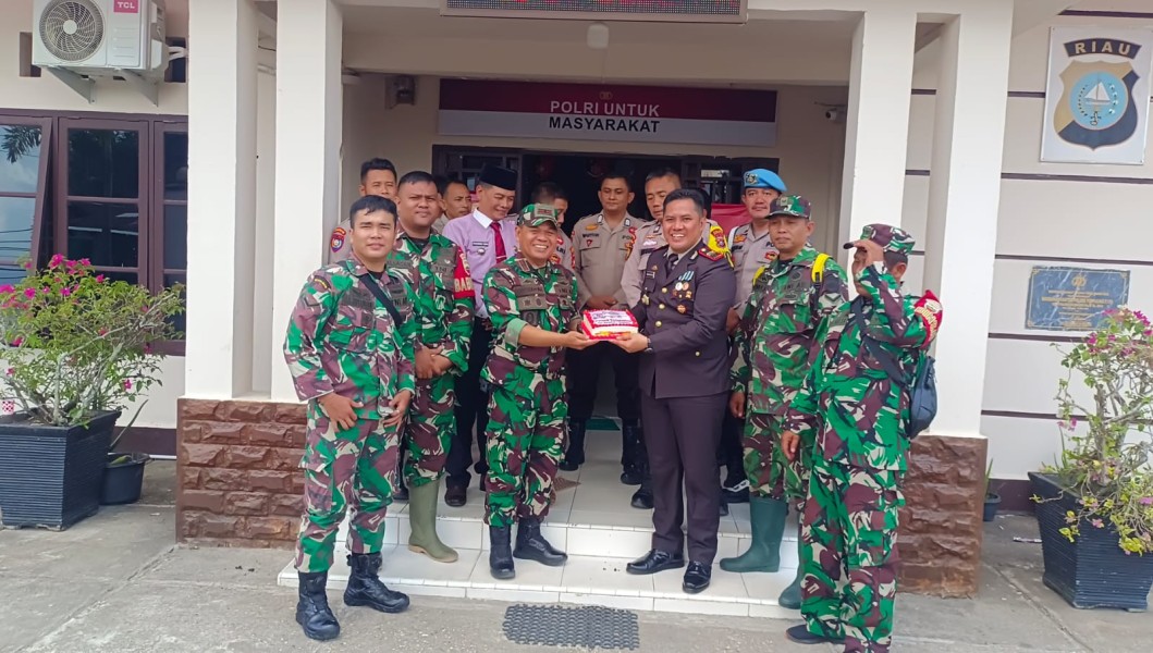 Koramil 03/Tempuling dan Polsek Tempuling Bersinergi, Rayakan HUT Bhayangkara ke-79 dengan Suasana Akrab