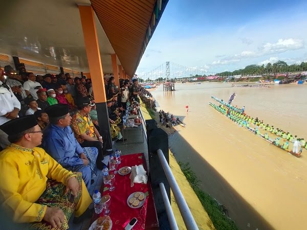 Hadiri Pacu Jalur di Kuansing, Bupati Siak : Tahun Depan Jalur dari Siak Ambil Bagian Hadiri Pacu Jalur di Kuansing, Bupati Siak : Tahun Depan Jalur dari Siak Ambil Bagian