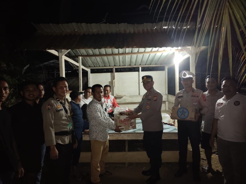 Kapolsek Kemuning Cek Siskamling di Desa Batu Ampar, Tingkatkan Keamanan dan Ketertiban