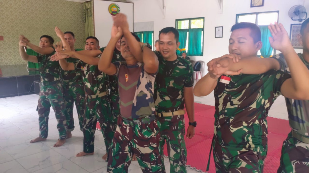 Jaga Stamina Dan Asah Kemampuan, Personel Koramil 03/Tpl Rutin Ikuti Latihan Beladiri Taktis