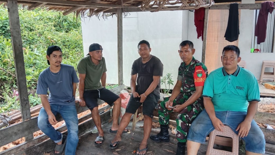 Babinsa Koramil 07/Reteh Sapa Warga Binaan, Sertu Johansah: Cuaca Ekstrem, Jangan Bakar Lahan