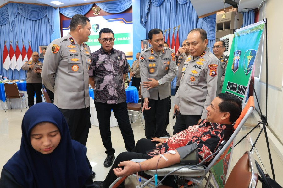 Polda Riau Gelar Donor Darah dalam rangka Jumat Berkah