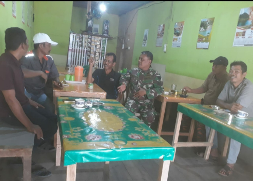 Bhabinsa Koramil 05/Gas Serma Sasmito Komsos Bersama Pemuda