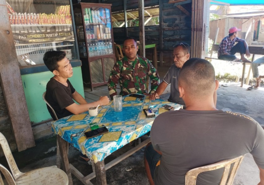 Babinsa Koramil 07/Reteh Ajak Warga Madani Budayakan Gotong Royong Jaga Harmoni