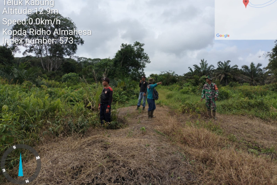 Baabinsa Koramil 05/GAS Kopda Ridho Almahesa Patroli Rutin Di lahan Terbuka Area PT. MSK