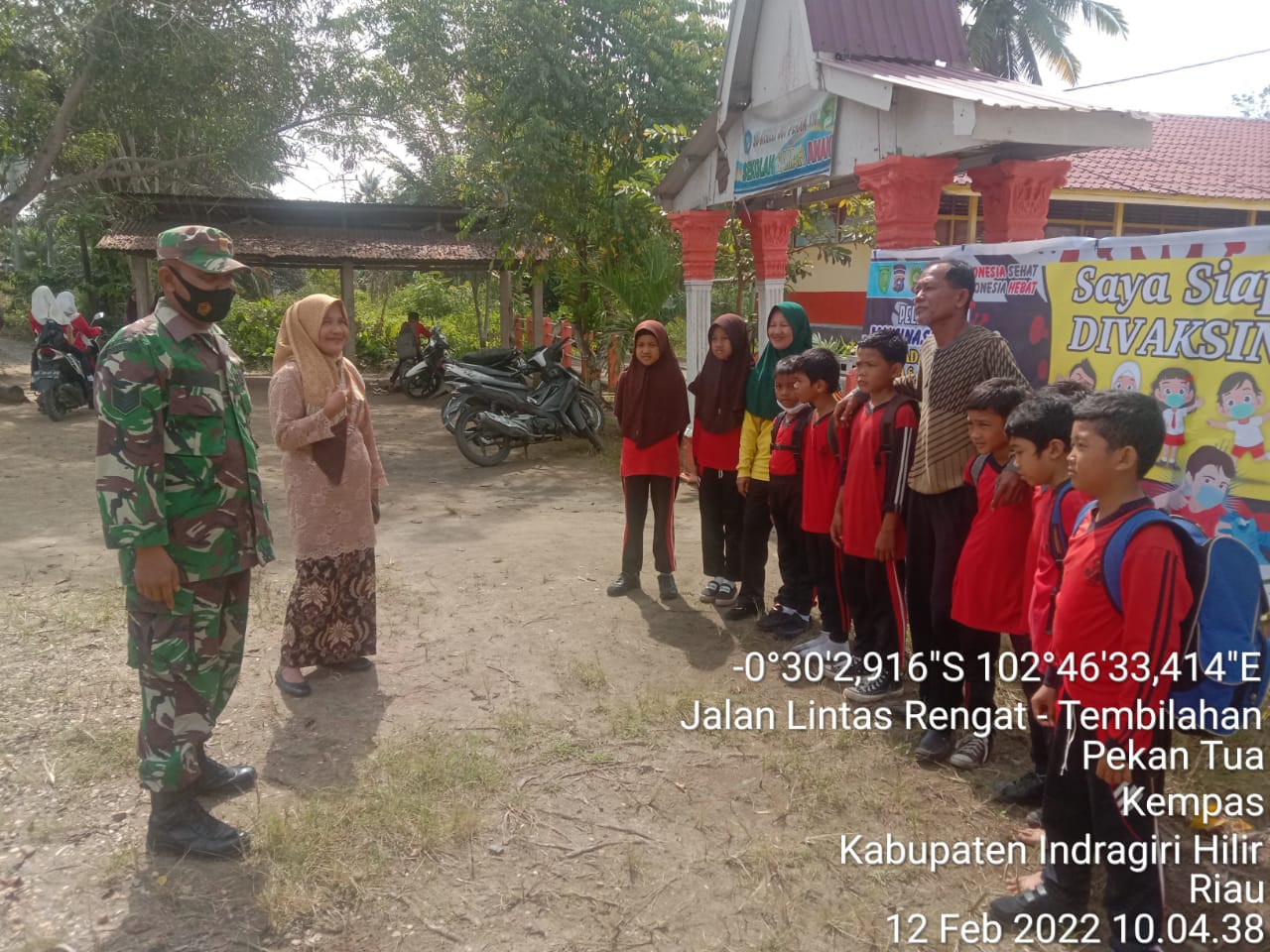 Sukseskan Vaksinasi Anak, Babinsa Koramil 03/Tempuling Sambangi Sekolah-sekolah Diwilayah