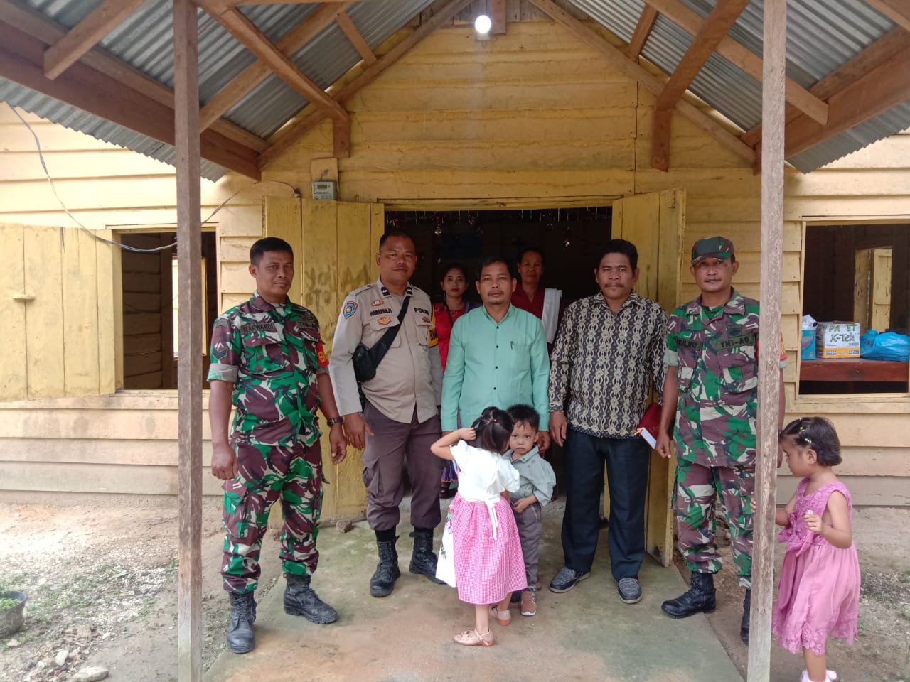 Danramil 09/Kemuning Lakukan Pemantauan dan Pengamanan Perayaan Natal