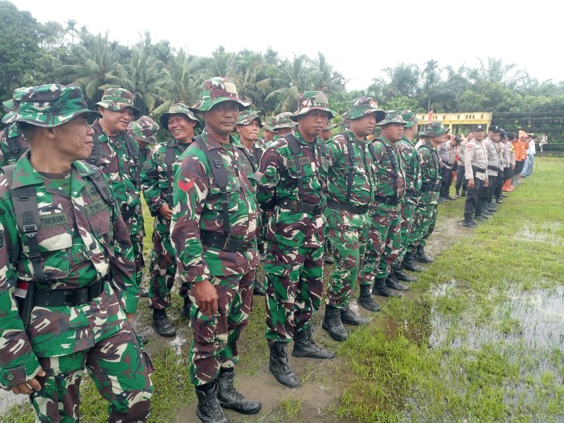 Anggota Koramil 04/Kuindra Ikuti Upacara Penutupan TMMD Ke-123 Kodim 0314/Inhil