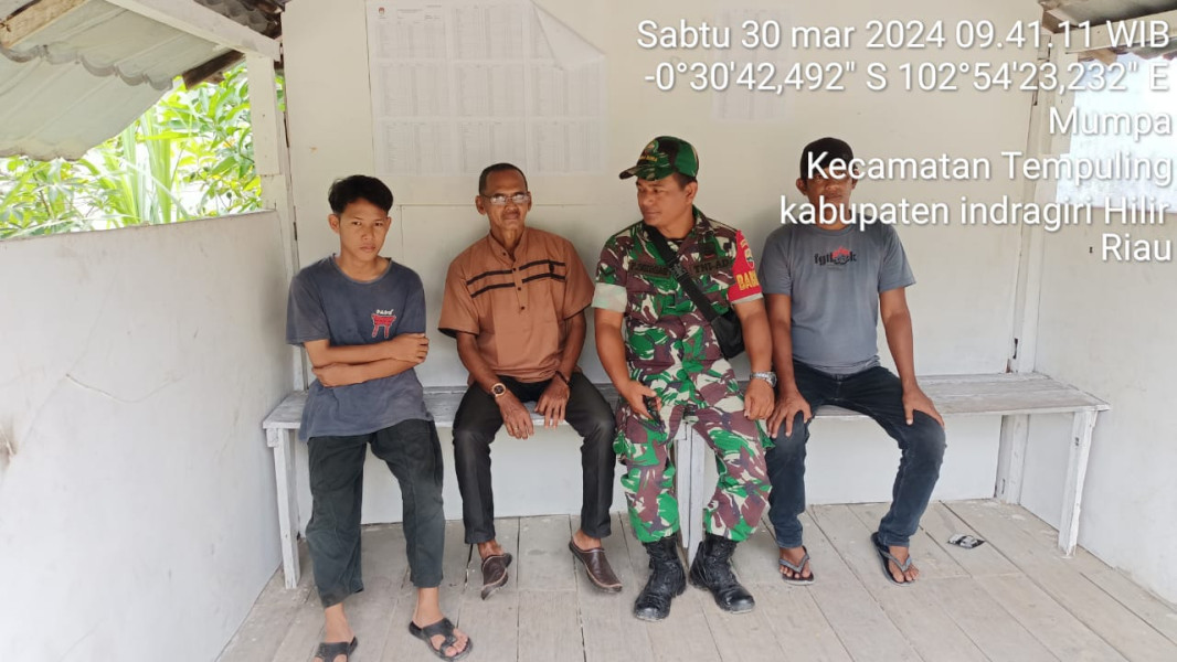 Sambangi Ketua RT, Inilah Pesan Babinsa Desa Mumpa Koramil 03/Tpl