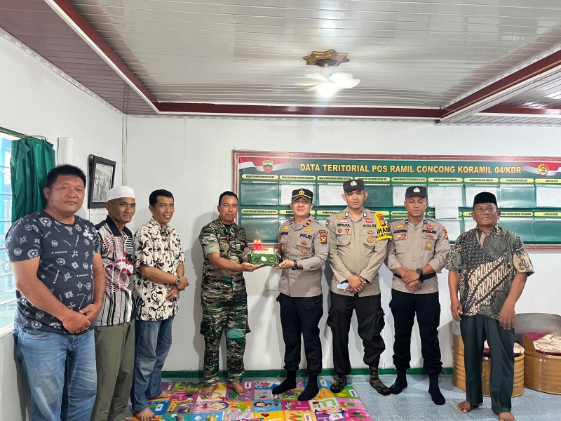 Sambangi Posramil Koramil 04/Kuindra , Polsek Concong Sampaikan Dirgahayu TNI ke-80