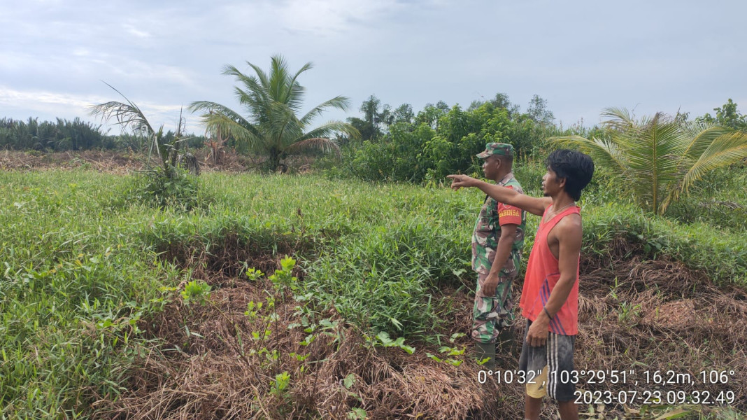 Adanya Perubahan Cuaca, Babinsa Koramil 10/Pelangiran Turun Patroli Rutin Karlahut