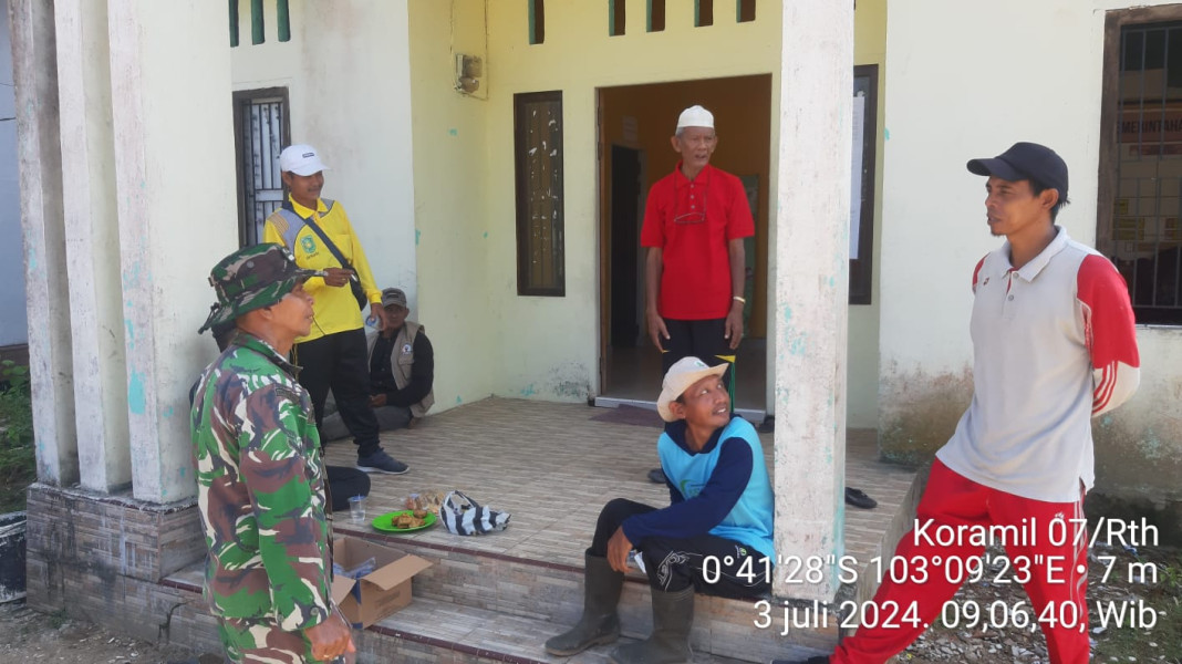 Tingkatkan Tali Silaturahmi, Babinsa Serda Ramli Giat Komsos di Binaan