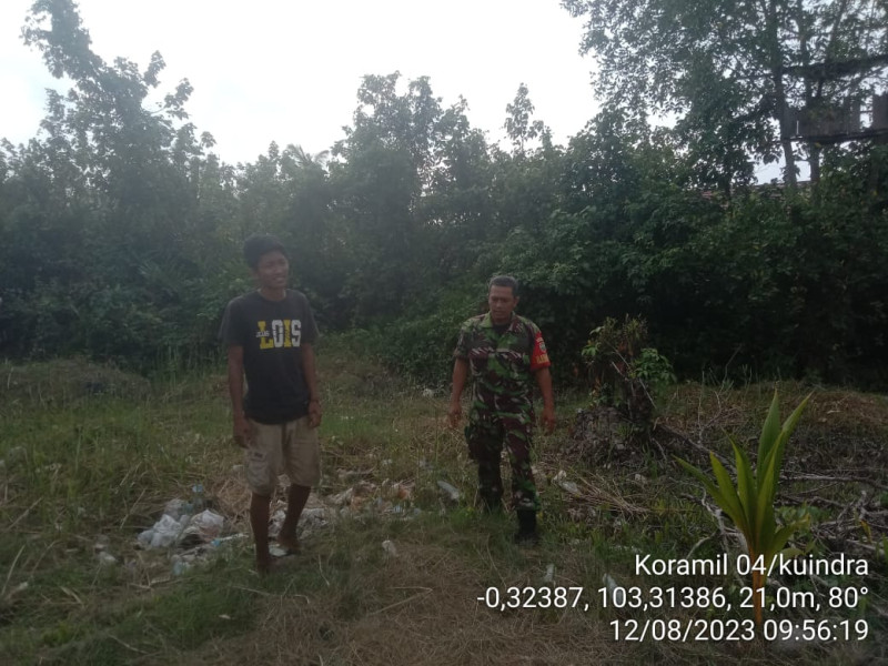 Babinsa Koramil 04/Kuindra Giat Lakukan Patroli Karlahut